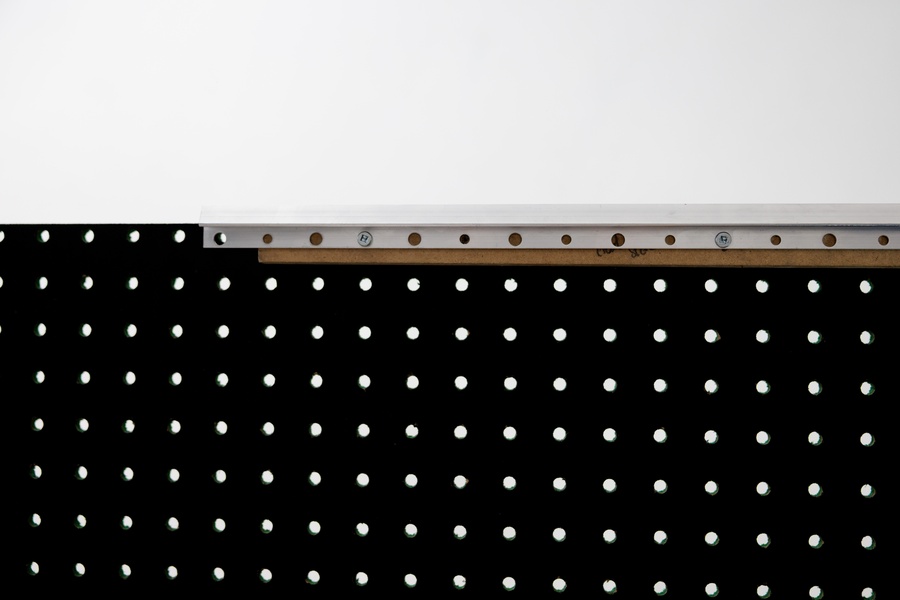Chez Specter Universal Pegboard Mounting Kit